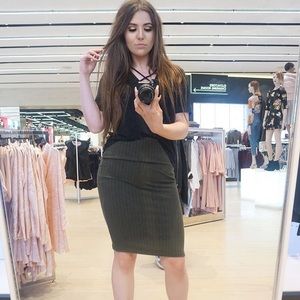 Olive mid skirt